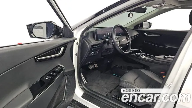 Kia EV6 — Фото автомобиля 10