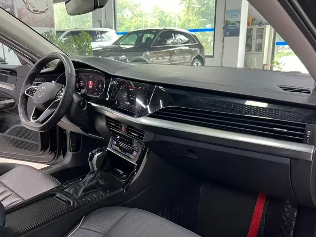 Volkswagen Passat — Фото автомобиля 15