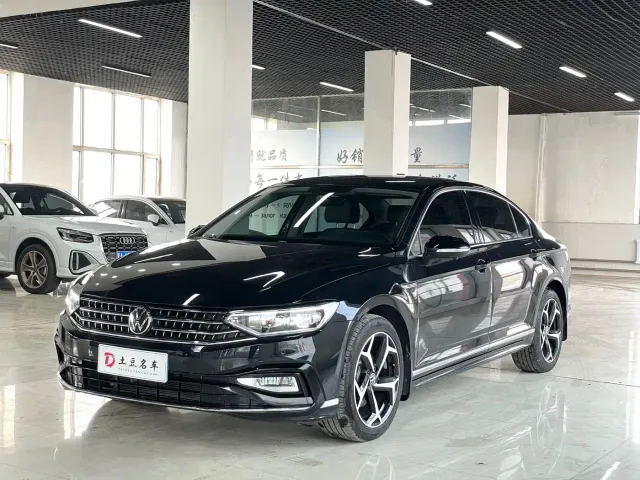 Фотография автомобиля — Volkswagen Magotan