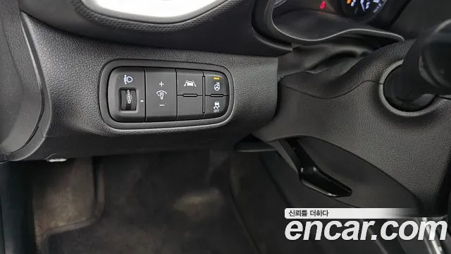 Hyundai Venue — Фото автомобиля 18