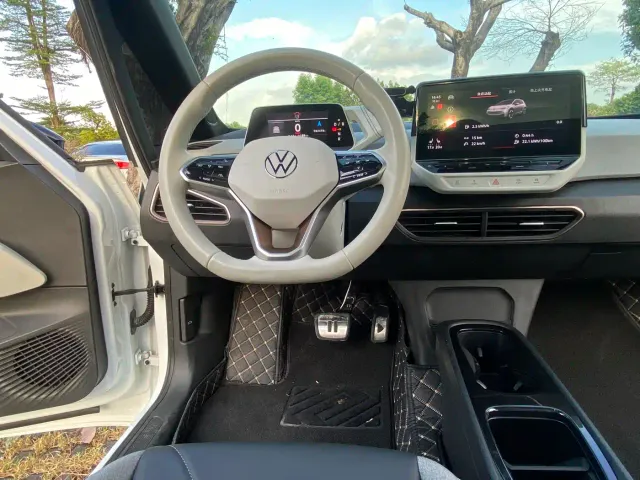 Volkswagen ID.3 — Фото автомобиля 9