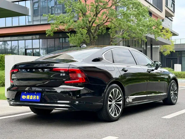 Volvo S90 — Фото автомобиля 20