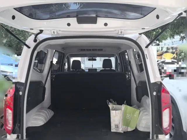 Wuling Hongguang — Фото автомобиля 20
