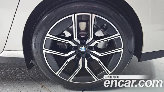 BMW i7 xDrive 60 M Sport — Фото автомобиля 18