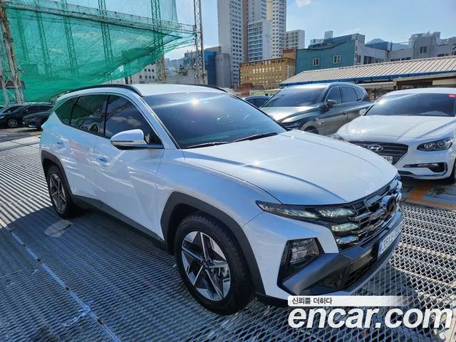 Hyundai Tucson Новый Tucson (NX4) Бензин 1.6 Turbo 4WD — Фото автомобиля 8