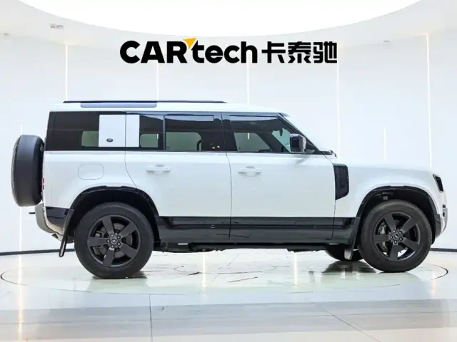 Land Rover Defender — Фото автомобиля 4
