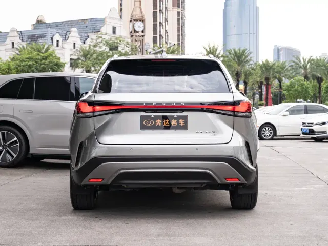 Lexus RX — Фото автомобиля 5