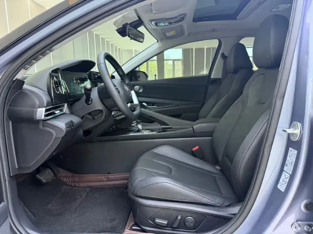 Hyundai Elantra — Фото автомобиля 4