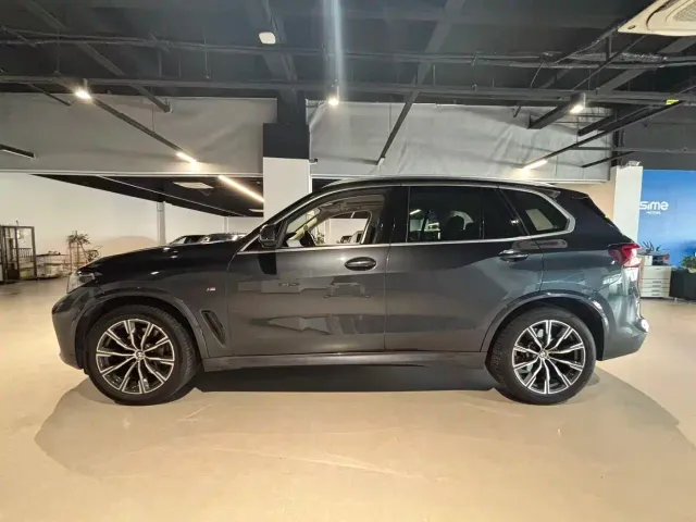 BMW X5 — Фото автомобиля 3