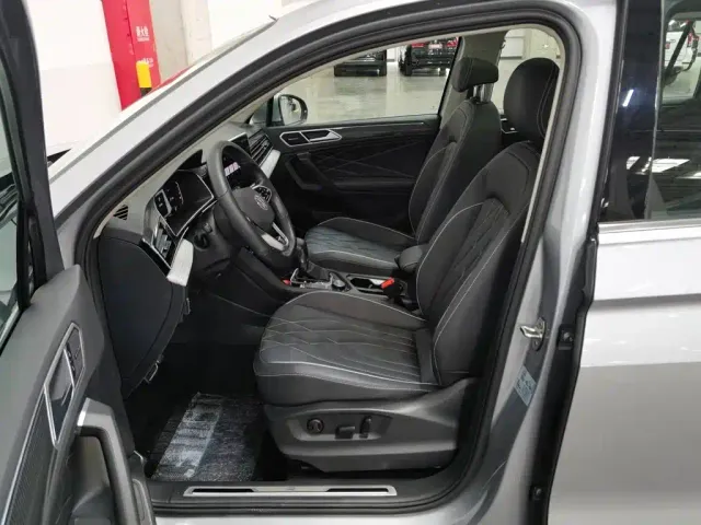Volkswagen Tiguan L — Фото автомобиля 9