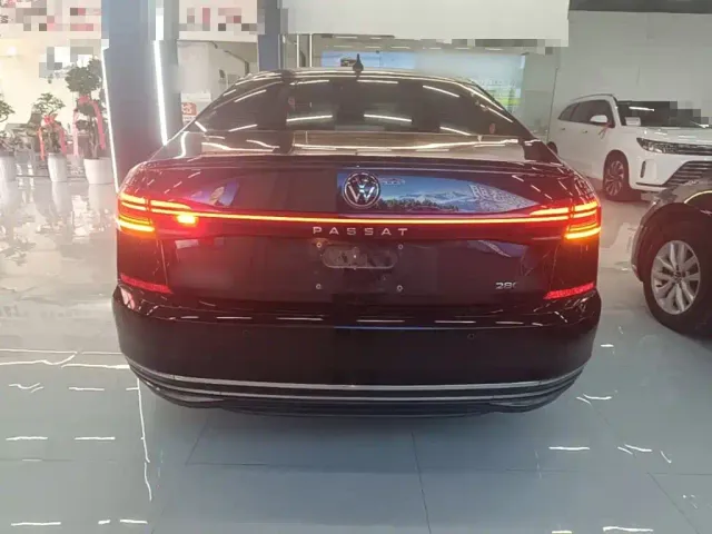 Volkswagen Passat — Фото автомобиля 5