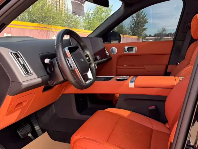 Li Auto L8 — Фото автомобиля 7
