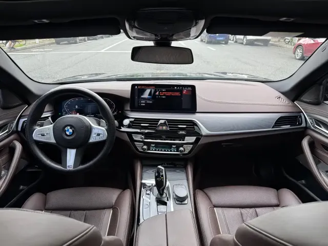 BMW BMW 5 Series 2022 530Li Exclusive M Sport Package — Фото автомобиля 8