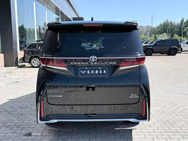 Toyota Vellfire — Фото автомобиля 6
