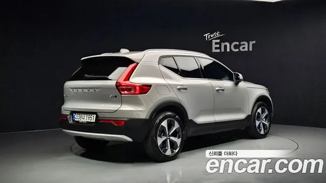 Вольво XC40 B4 Ultimate Bright — Фото автомобиля 2