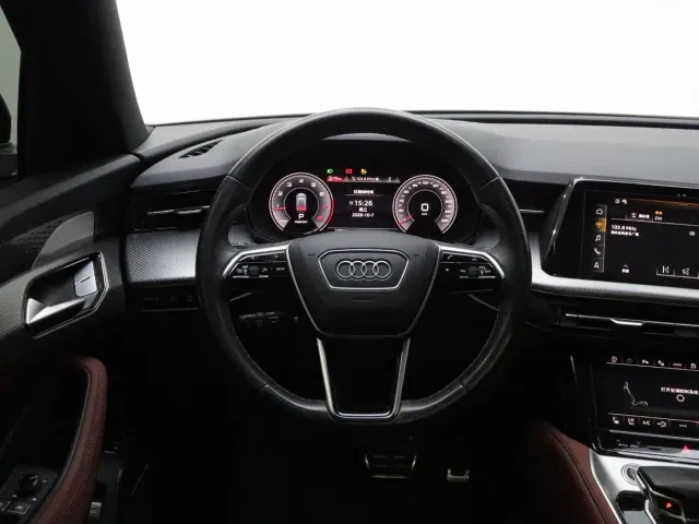 Audi Q6 — Фото автомобиля 16