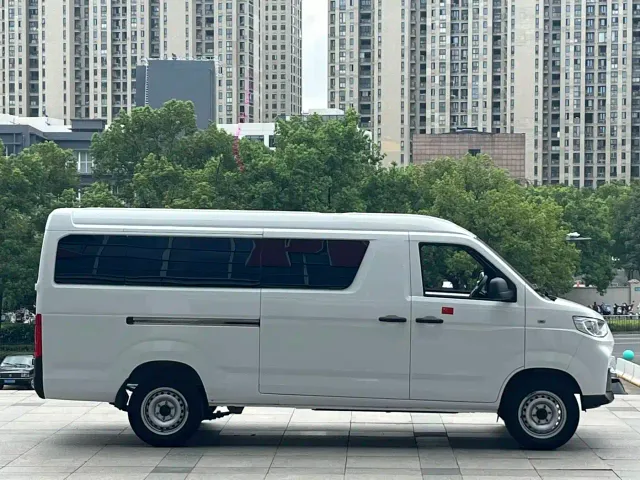 Karry Jiangtun E7 — Фото автомобиля 4
