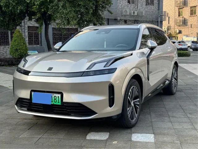 Фотография автомобиля — Lynk & Co 08 EM-P