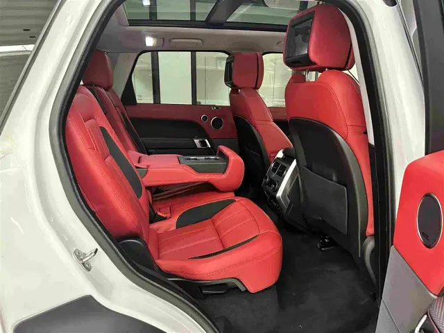 Land Rover Range Rover Sport — Фото автомобиля 16