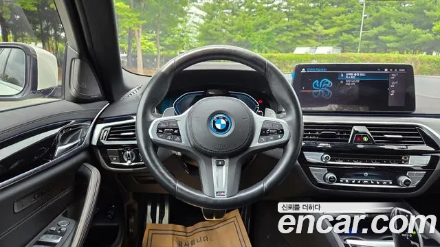 BMW 5-Series 5 серия (G30) — Фото автомобиля 17