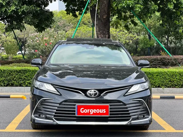 Toyota Camry — Фото автомобиля 2