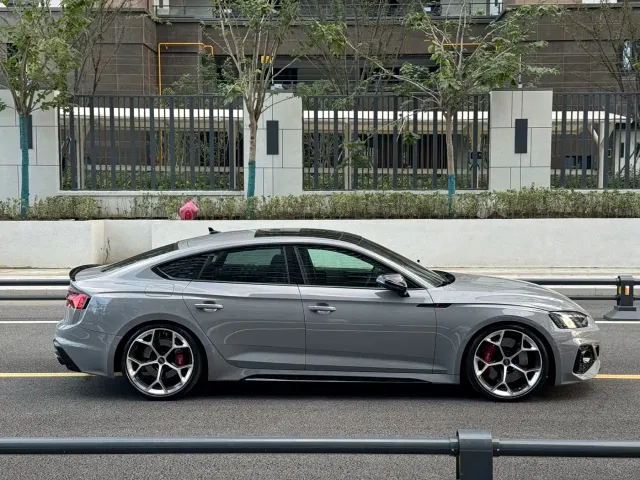 Audi RS 5 — Фото автомобиля 9