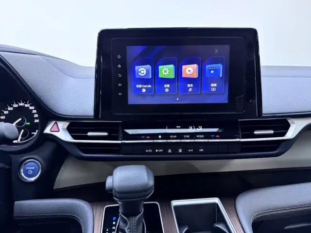Toyota Sienna — Фото автомобиля 16
