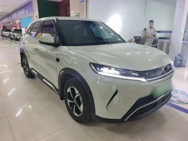BYD Yuan UP — Фото автомобиля 3