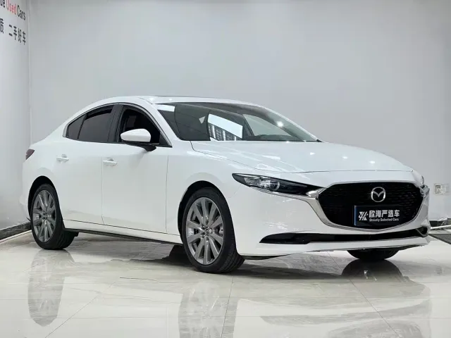 Mazda Axela — Фото автомобиля 3
