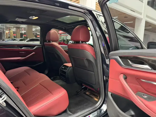 BMW 5 Series — Фото автомобиля 18