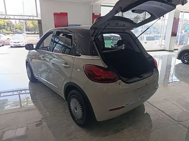 Wuling Bingo — Фото автомобиля 4