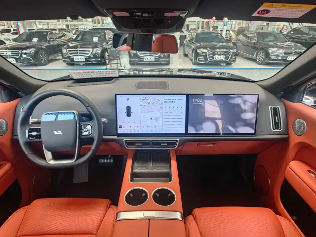 Li Auto L8 — Фото автомобиля 3