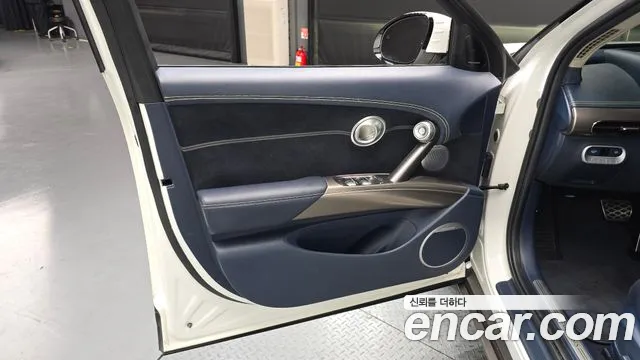 Genesis GV60 — Фото автомобиля 21