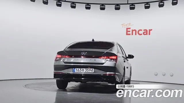 Hyundai AVANTE Avante (CN7) — Фото автомобиля 4