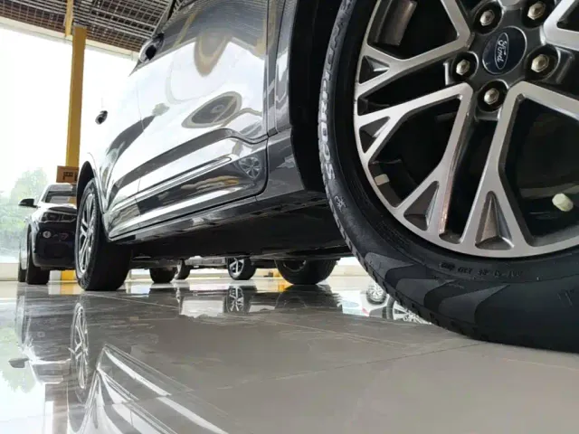 Ford Escape — Фото автомобиля 20