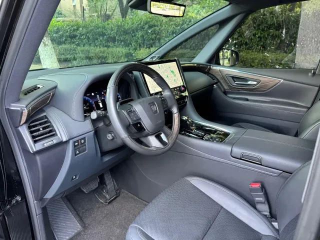 Toyota Vellfire — Фото автомобиля 6