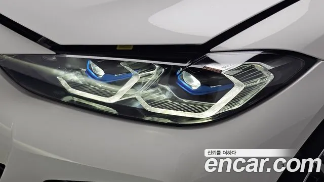 BMW i4 — Фото автомобиля 22