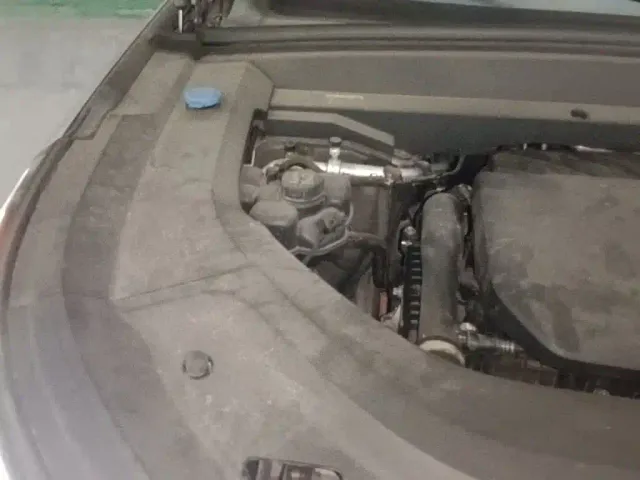Li Auto L8 — Фото автомобиля 18