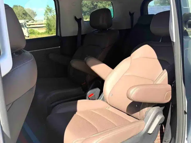 Wuling Starlight 730 — Фото автомобиля 7