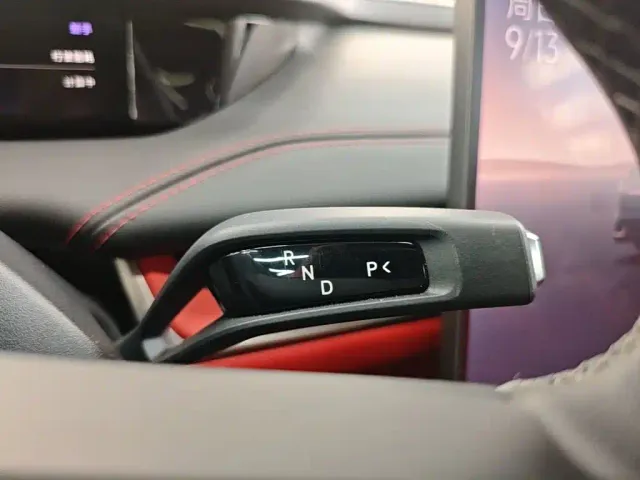 Xiaomi SU7 — Фото автомобиля 13