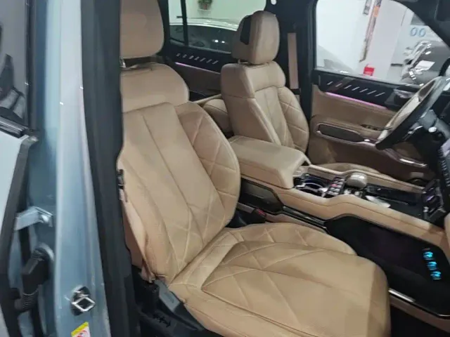 BYD FangChengBao Leopard 8 — Фото автомобиля 24