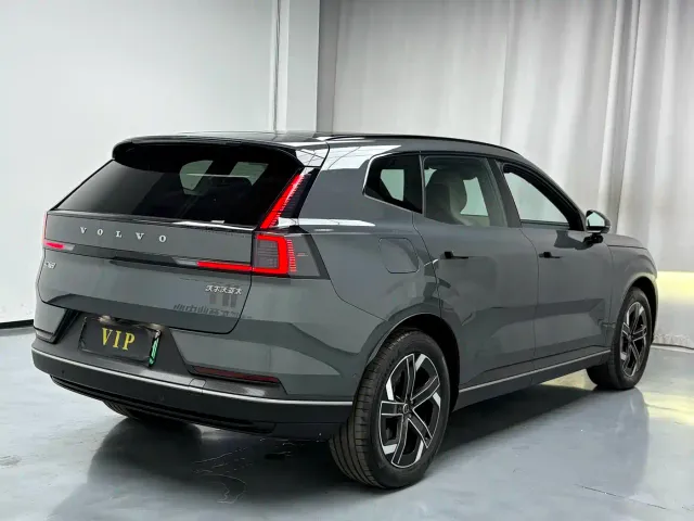 Volvo XC70 Plug-in Hybrid — Фото автомобиля 11