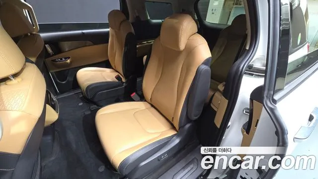 Kia Carnival — Фото автомобиля 17