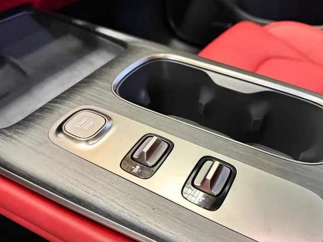 Xiaomi SU7 — Фото автомобиля 10