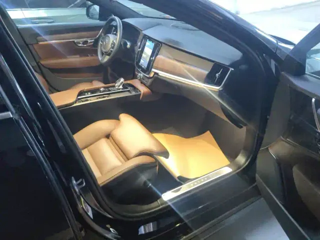 Volvo S90 — Фото автомобиля 8