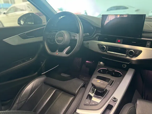 Audi A4L — Фото автомобиля 13