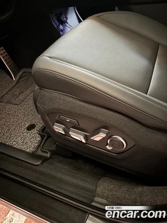 Hyundai Santafe Santa Fe (MX5) Бензин 2.5T 2WD — Фото автомобиля 11