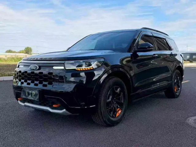 Ford Explorer — Фото автомобиля 3