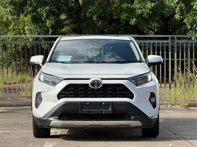 Фотография автомобиля — Toyota RAV4