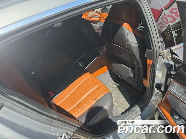 BMW 8 Series G15 — Фото автомобиля 14